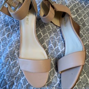 Nine West size 8.5 pink sandal